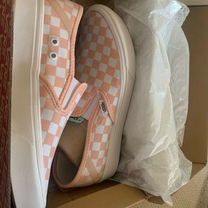 Brand new checkered vans (pink)